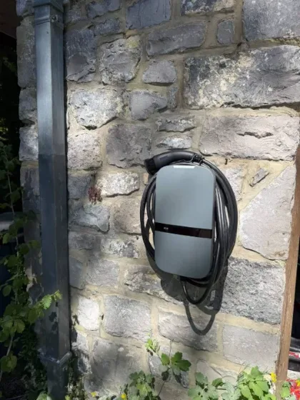 Laadpaal Peblar natuursteen