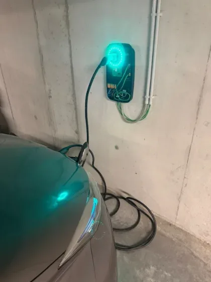 Laadpaal garage groene lichtring