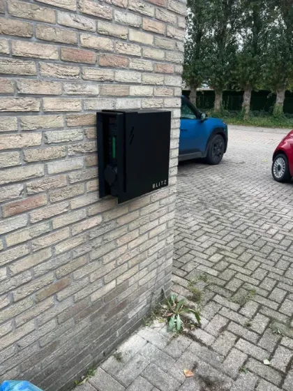 BLITZ laadpaal natuursteen