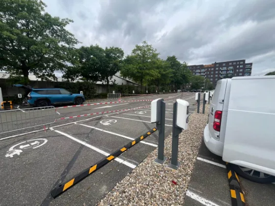 Aanleg laadpunten parking afgezet